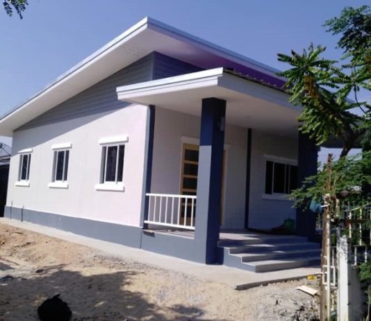 รีวิว สร้างบ้านงบไม่เกินห้าแสน บ้านชั้นเดียวแนวโมเดิร์นเพิงแหงน พื้นที่ใช้สอย 77 ตรม