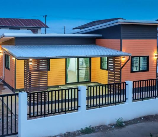 บ้านน็อคดาวน์หลังใหญ่ มีพื้นที่กว่า 99 ตรม. ขนาด 3 ห้องนอน 2 ห้องน้ำ